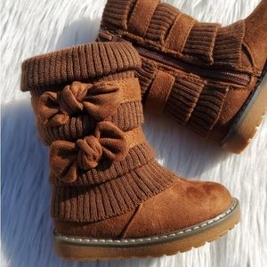 Beautiful little girl Boots NWT